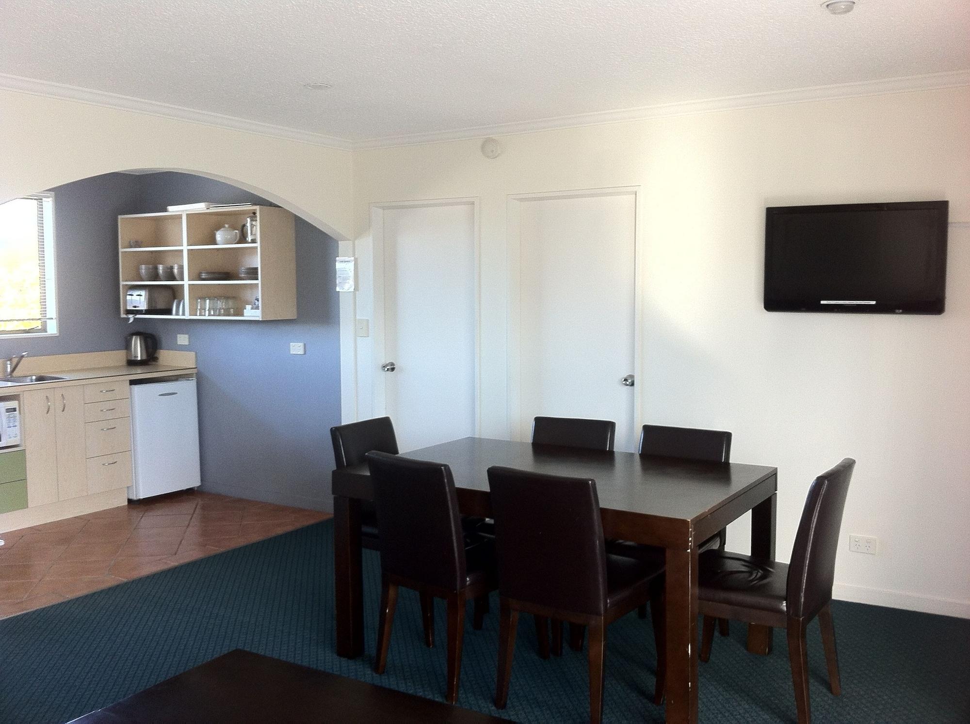 Hawks Inn Motel Upper Hutt Bagian luar foto