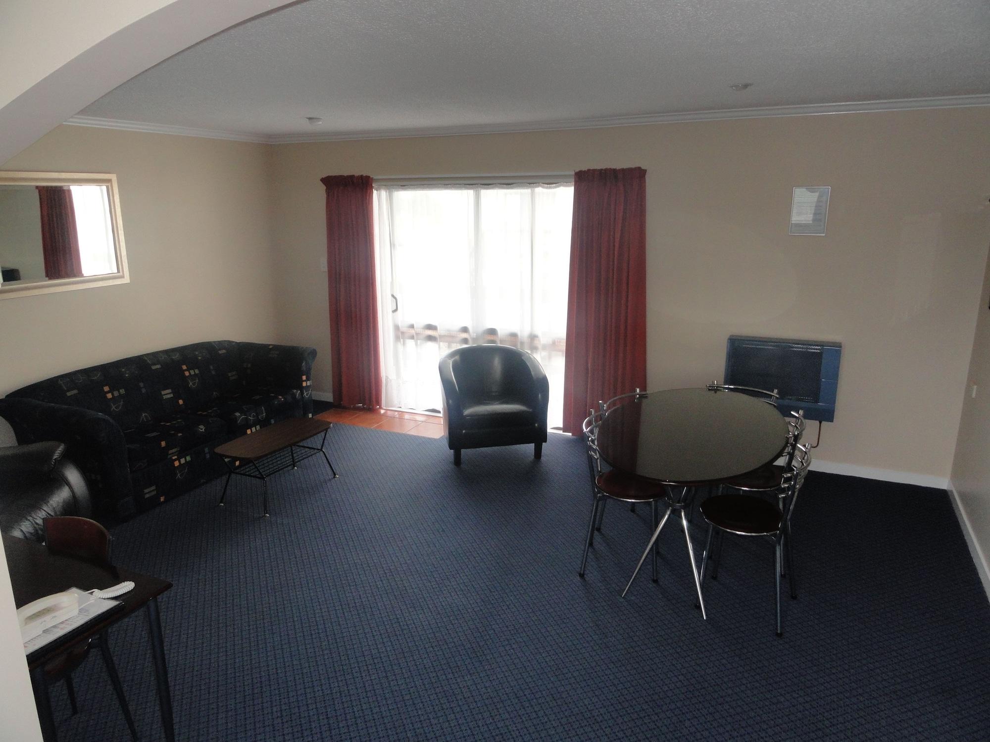 Hawks Inn Motel Upper Hutt Bagian luar foto