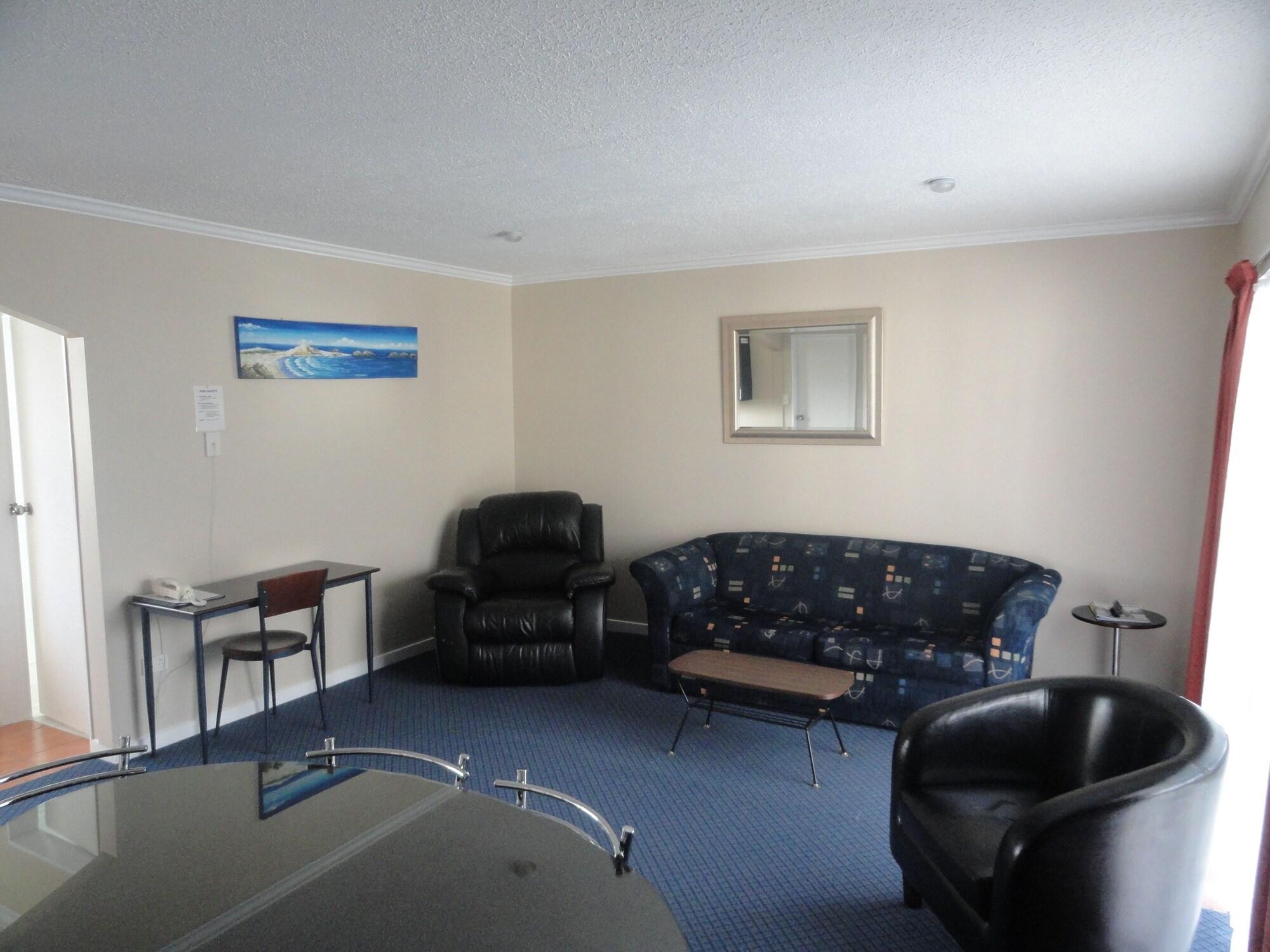 Hawks Inn Motel Upper Hutt Bagian luar foto